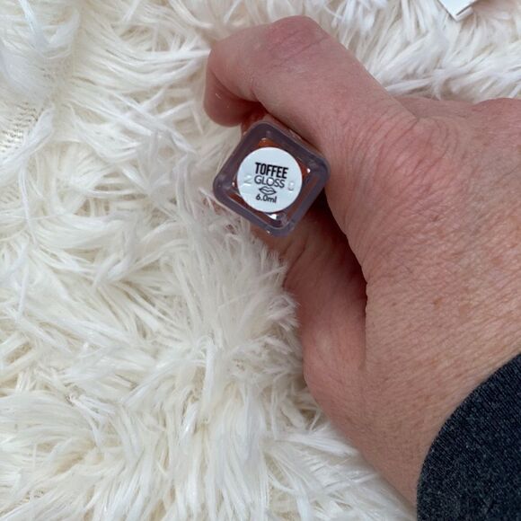 Brand new persona lip gloss in toffe - Picture 2 of 3